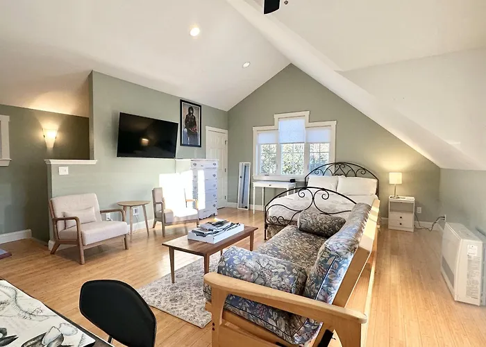 2 Bedroom Home In Bar Harbor Town Hill \