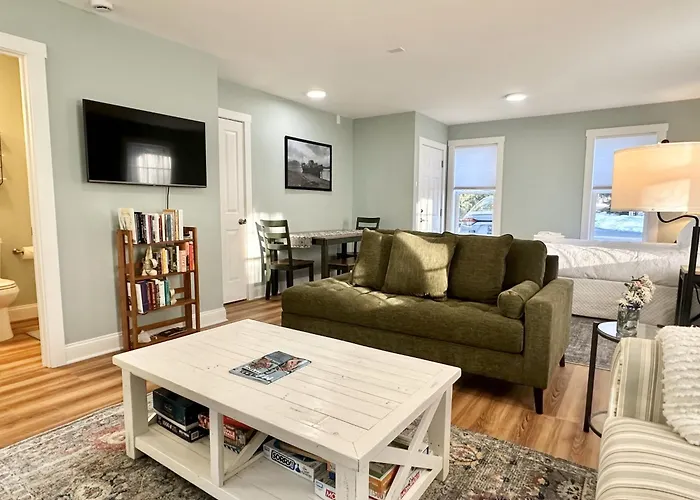 2 Bedroom Home In Bar Harbor Town Hill \