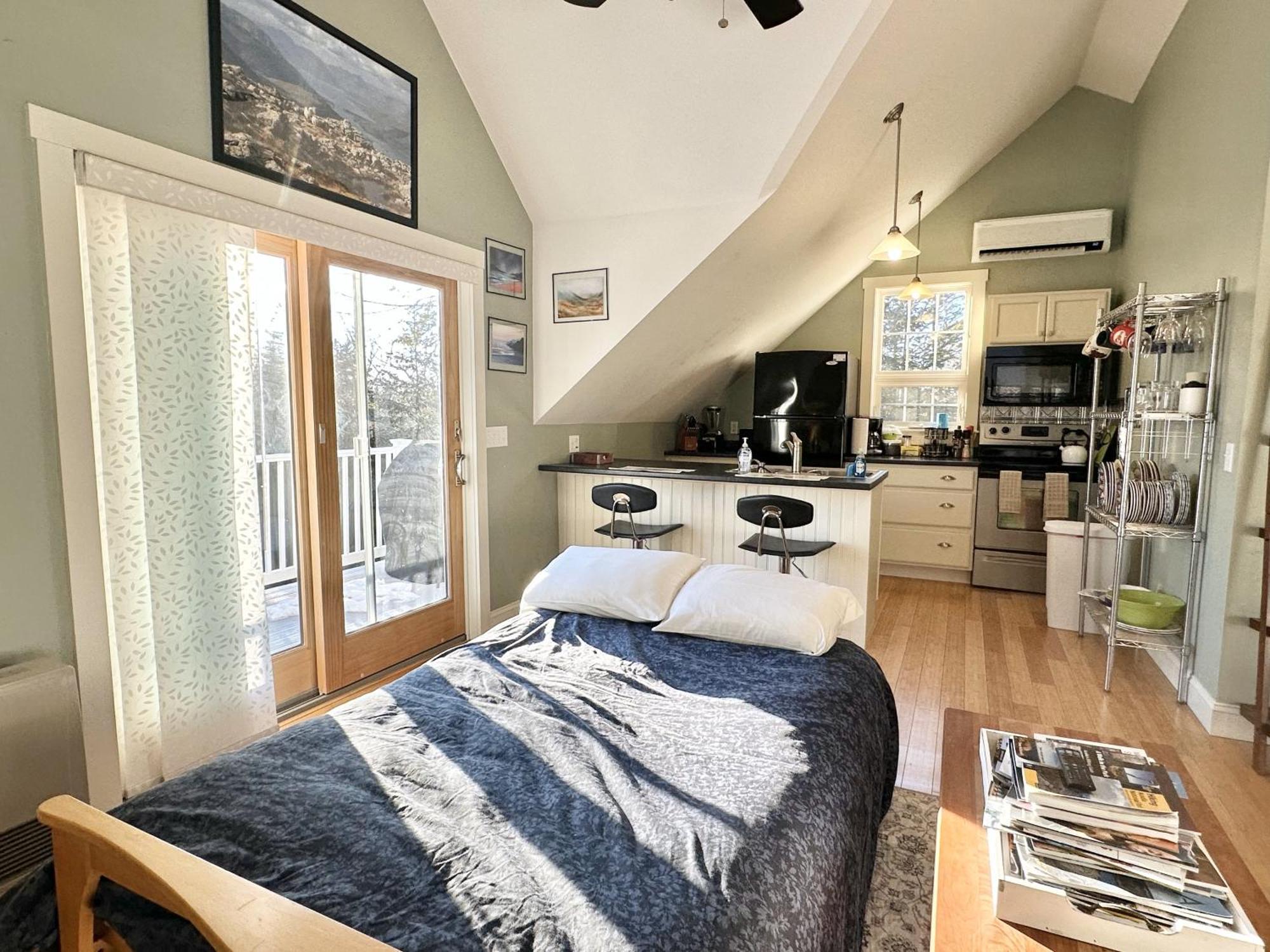 2 Bedroom In Town Hill 