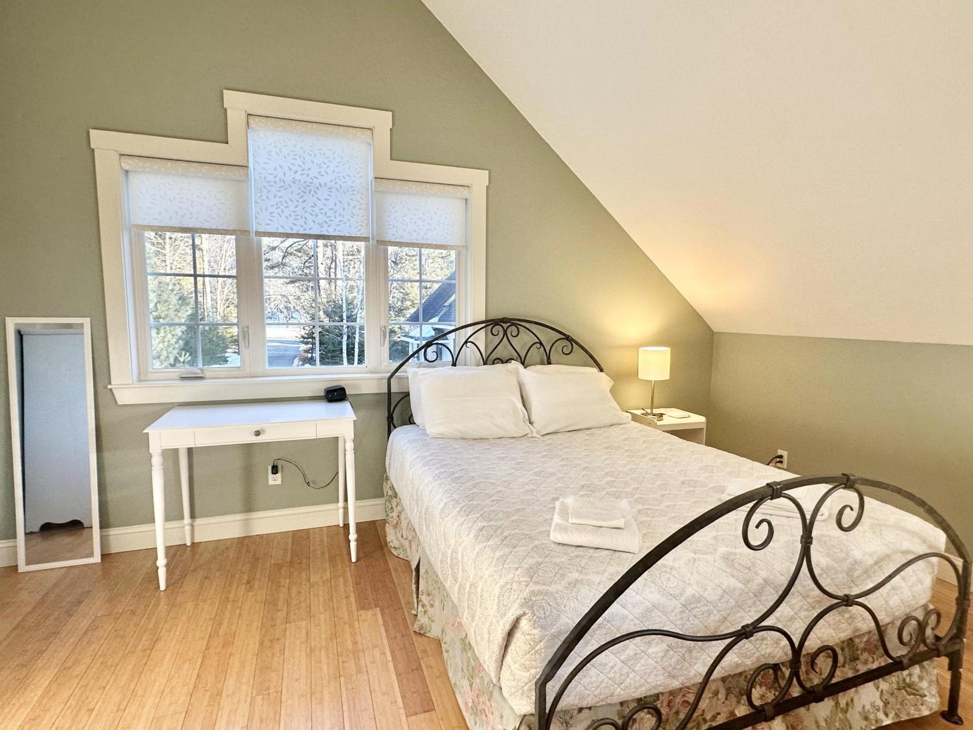 2 Bedroom In Town Hill 
