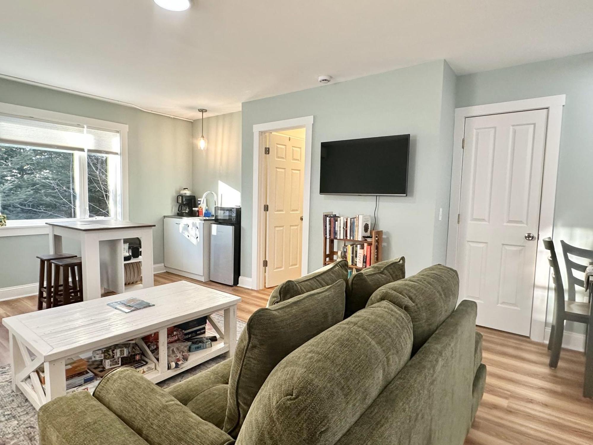2 Bedroom In Town Hill 