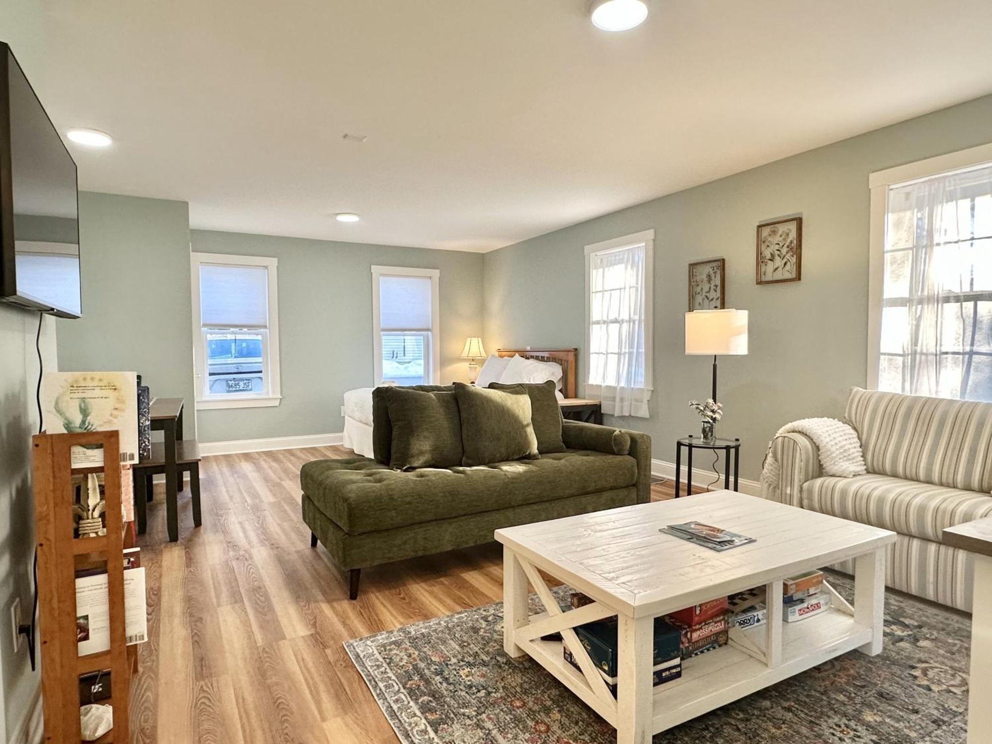 2 Bedroom In Town Hill 