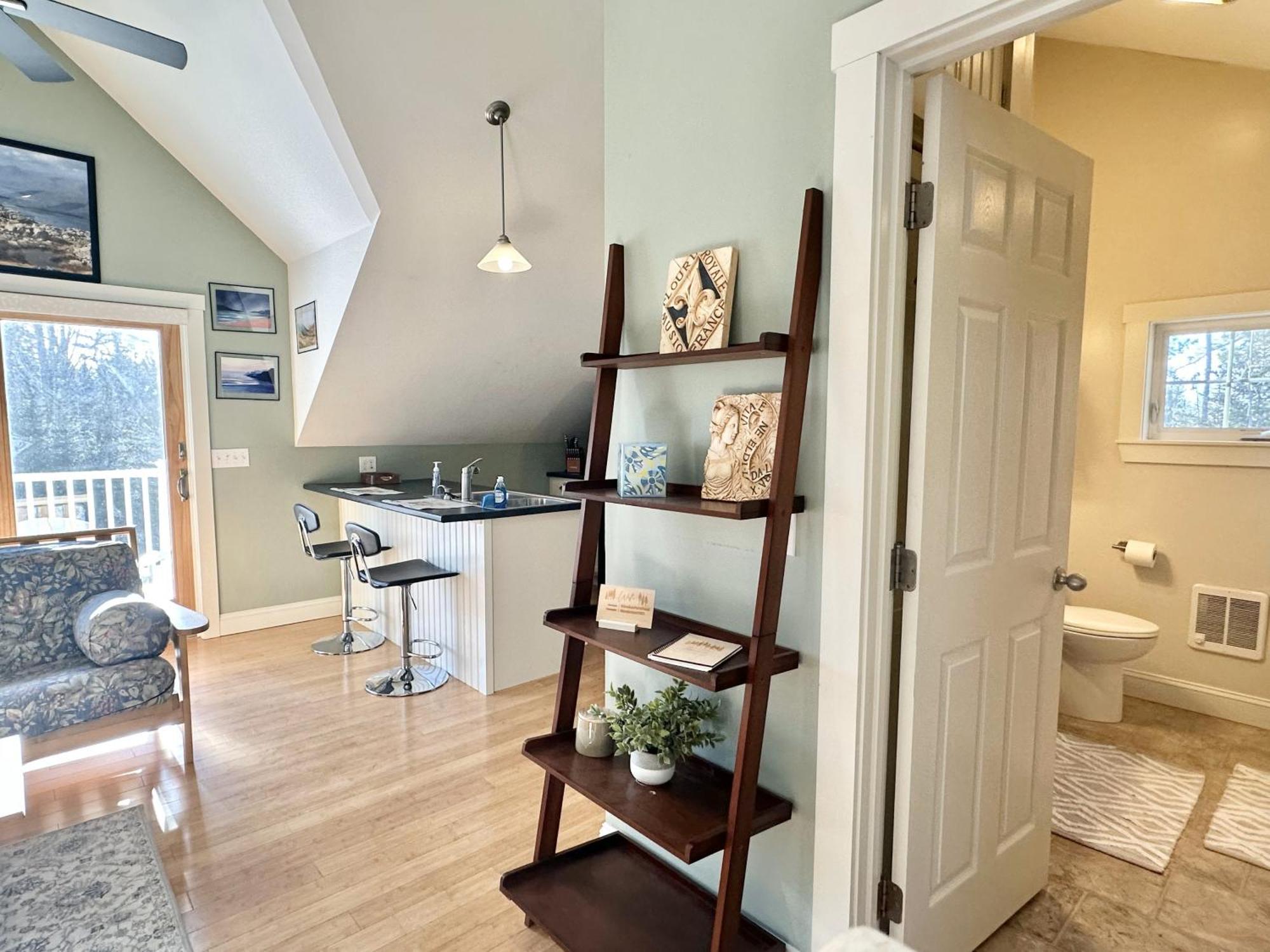 Holiday home 2 Bedroom In Town Hill 