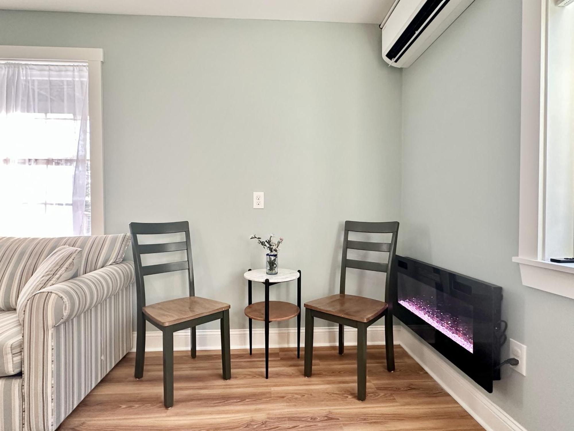 2 Bedroom In Town Hill 
